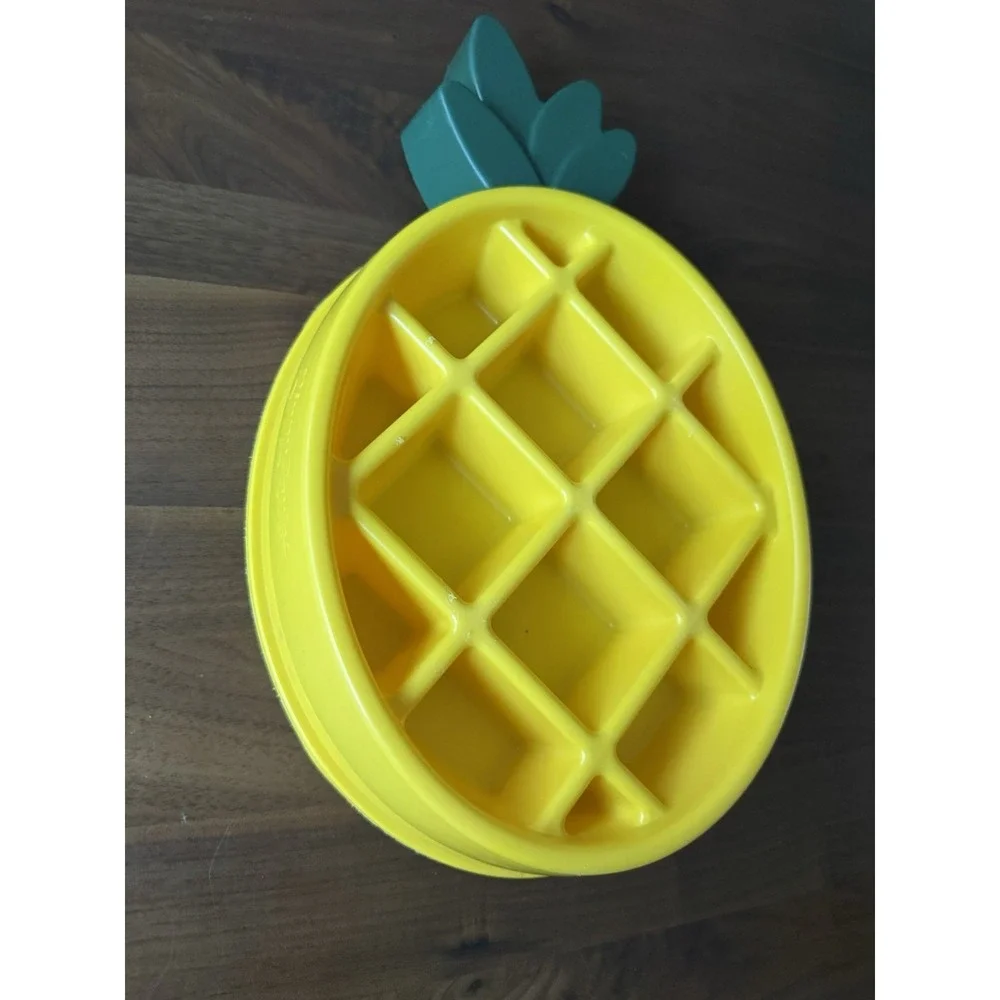 Slow Feed Pineapple Shaped Bowl For Dogs ZippyPaws Slower Eating Puzzle Non Slip
